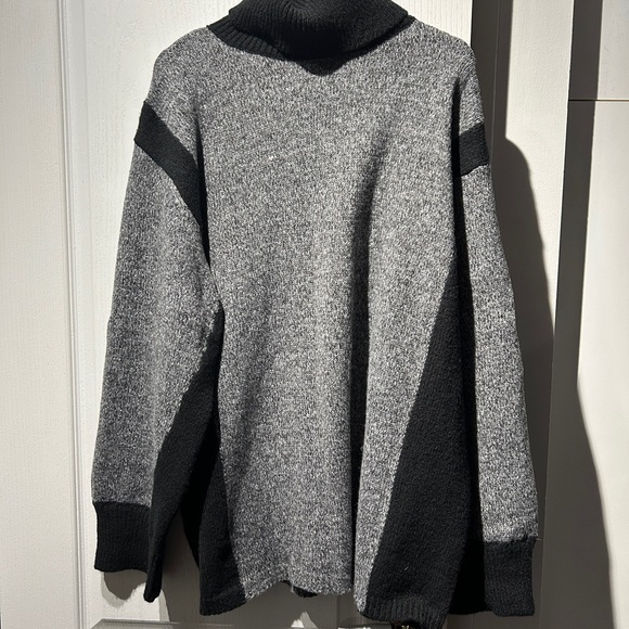 Black and Grey turtleneck - Picture 1 of 5